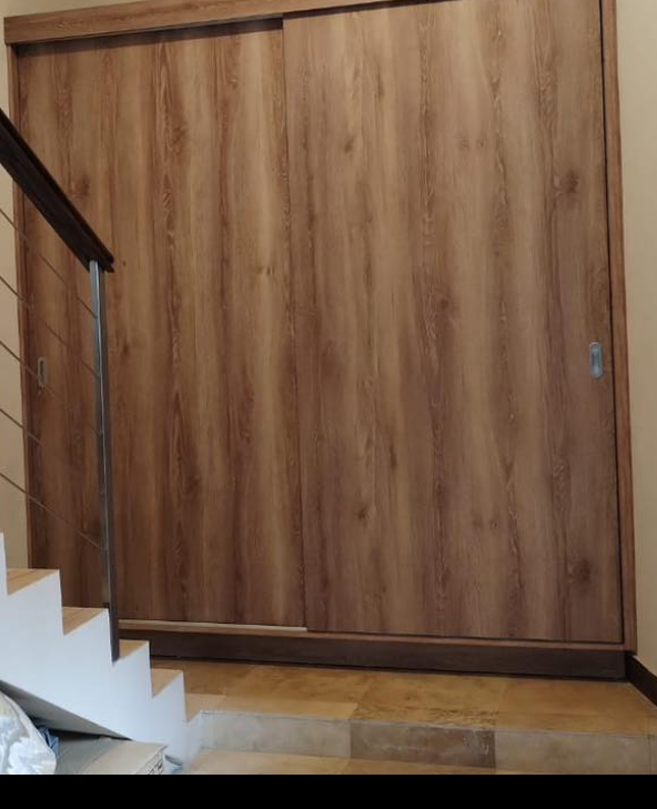 CLOSET MADERA