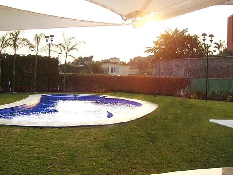 CONSTRUCCIÓN PISCINAS COMERCIALES 