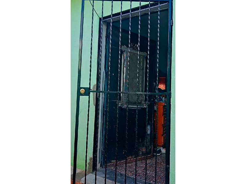 Puerta Metálica Negra Rejas Guatemala