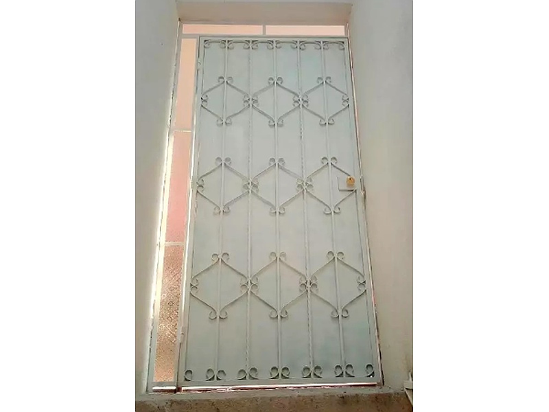 Puerta Metálica Blancas Guatemala