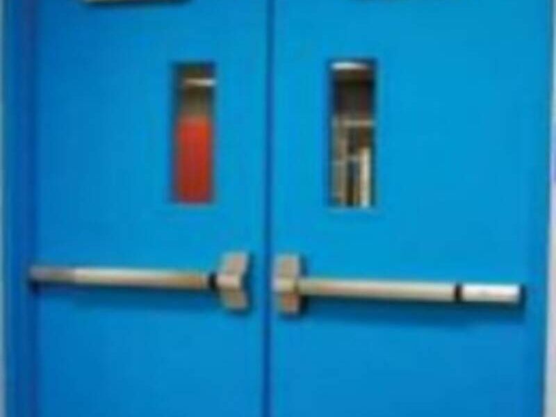 Puerta de emergencia 