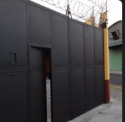 portón negro Guatemala