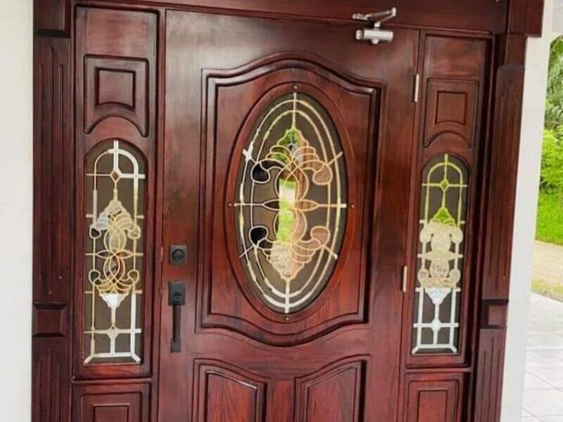 vitral para puerta de madera en Santa Rosa