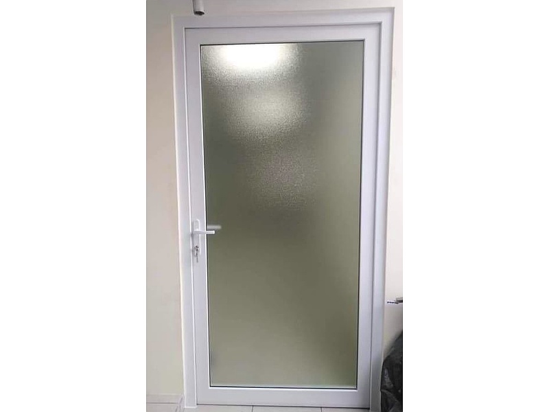 Puerta Blanca Vidrio Templado Guatemala
