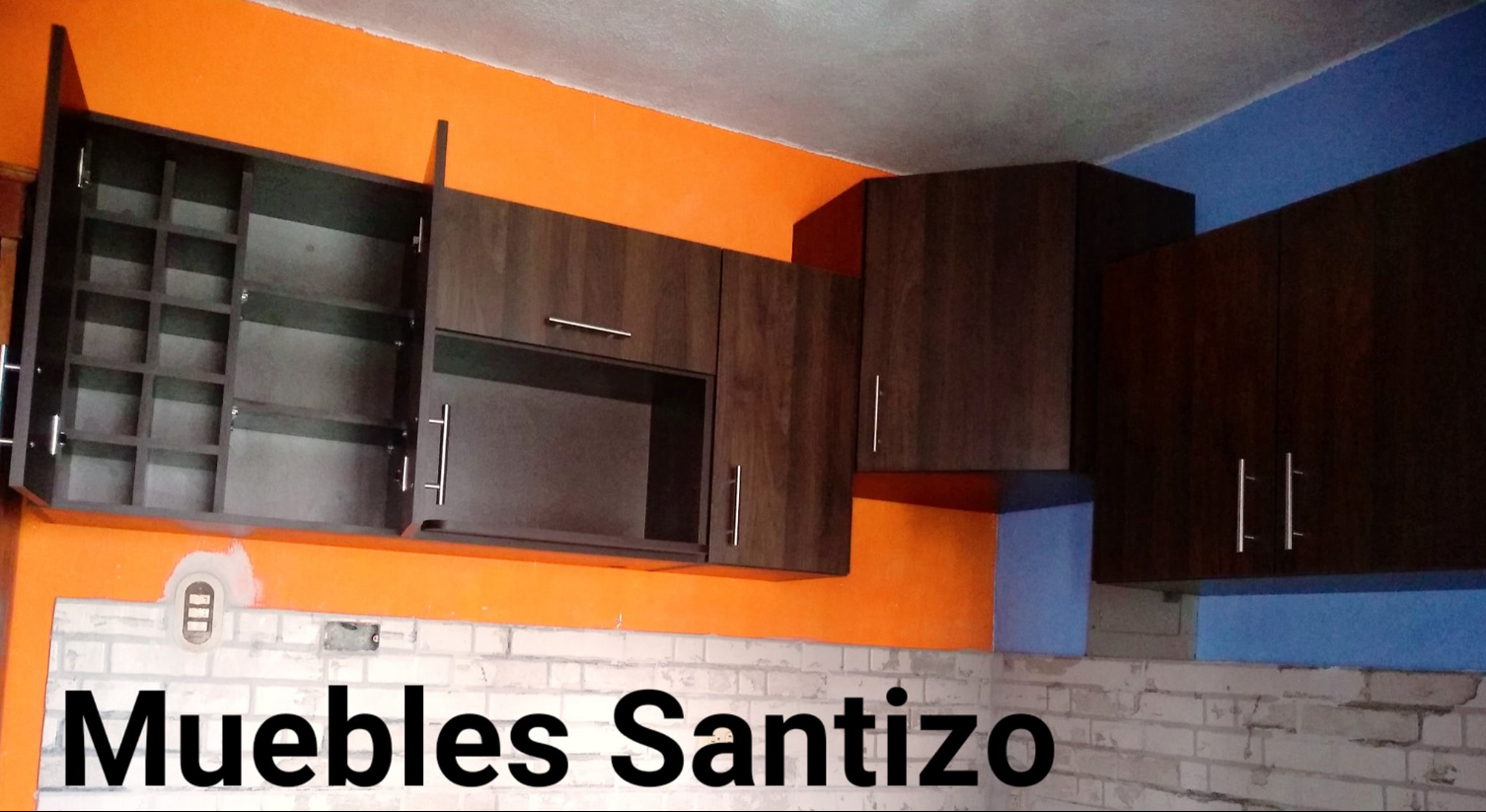 gabinete madera oscura Guatemala