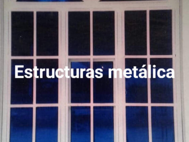 Ventana en aluminio vidrio azul Sololá