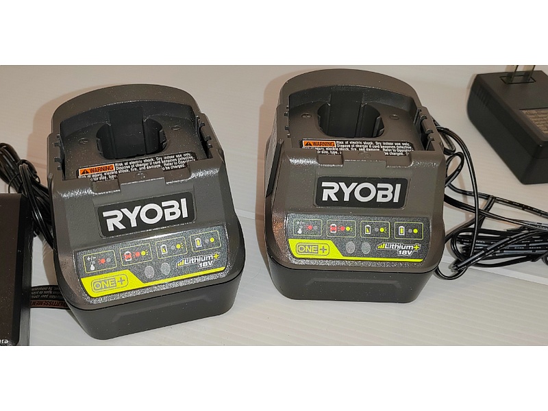 Cargador De baterias RYOBi ONe 