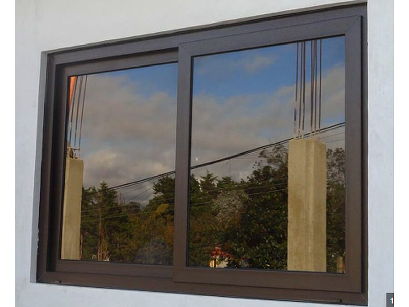 Ventana PVC Negra Guatemala