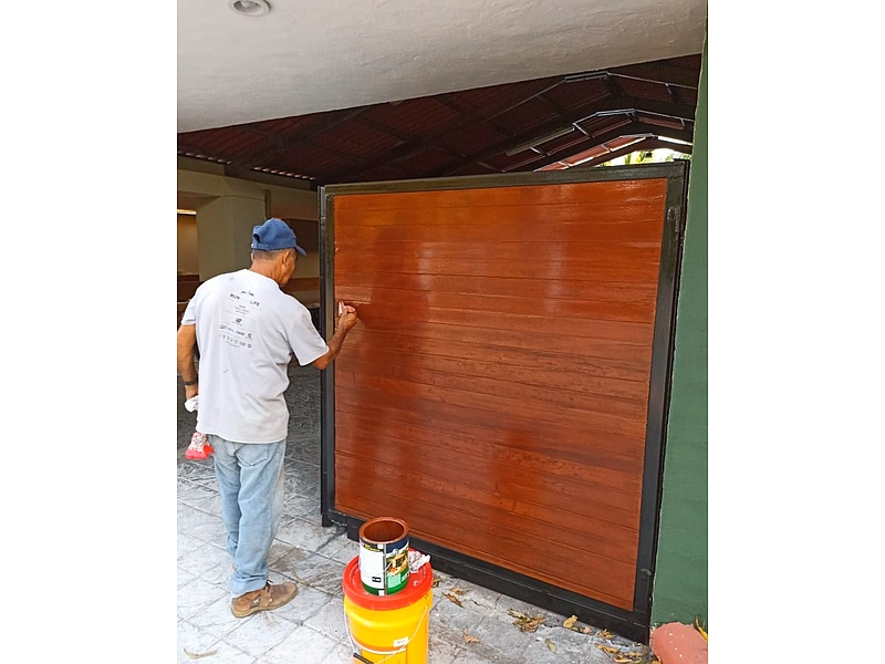 Restauración de puertas y artículos de madera GT