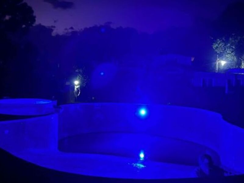 Piscina con sauna led 