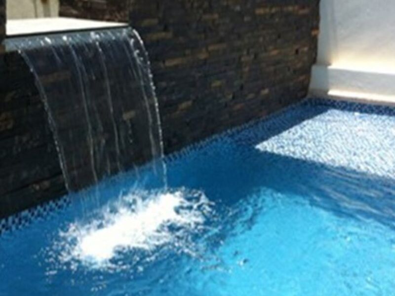 Piscinas con cascadas