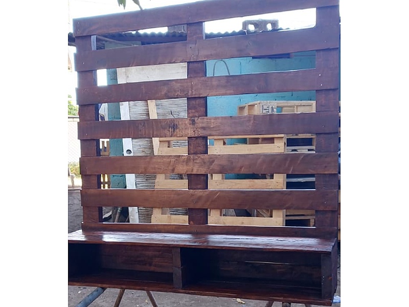 Mueble TV Flotante Pallets ESCUINTLA