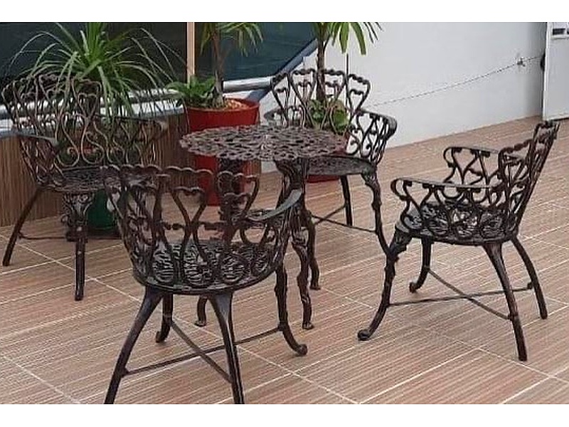 Comedor 4 Sillas Aluminio Fundido Negro QUETZALTENANGO