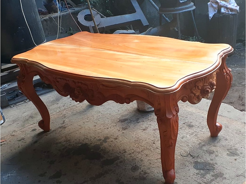 Mesa Comedor Tallada CIUDAD VIEJA