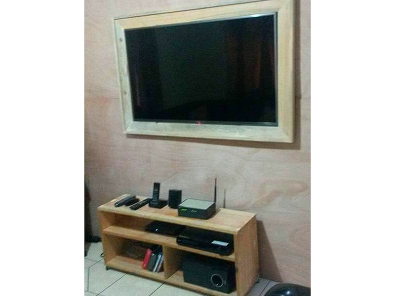 Rack TV Madera Pino CIUDAD DE GUATEMALA