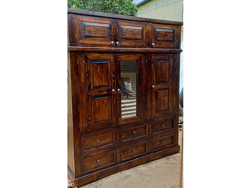 Ropero madera rustico SACATEPÉQUEZ