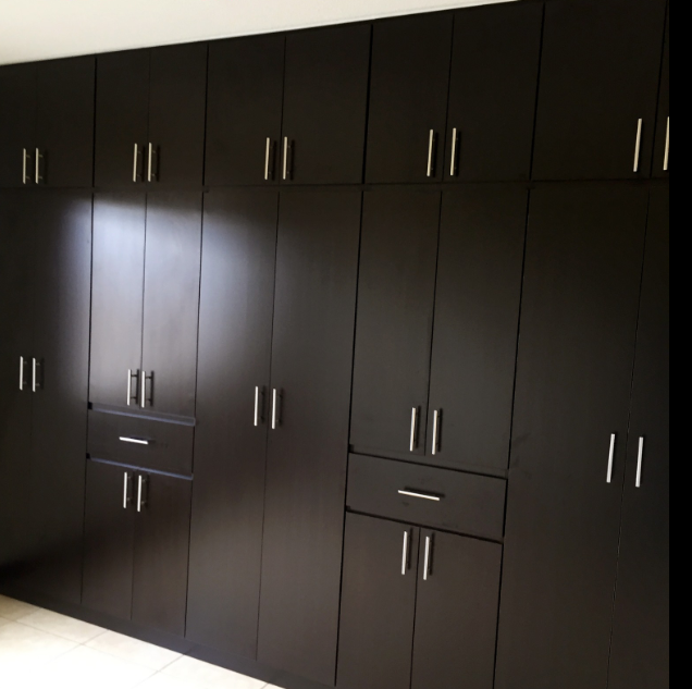Closets en color café  Guatemala