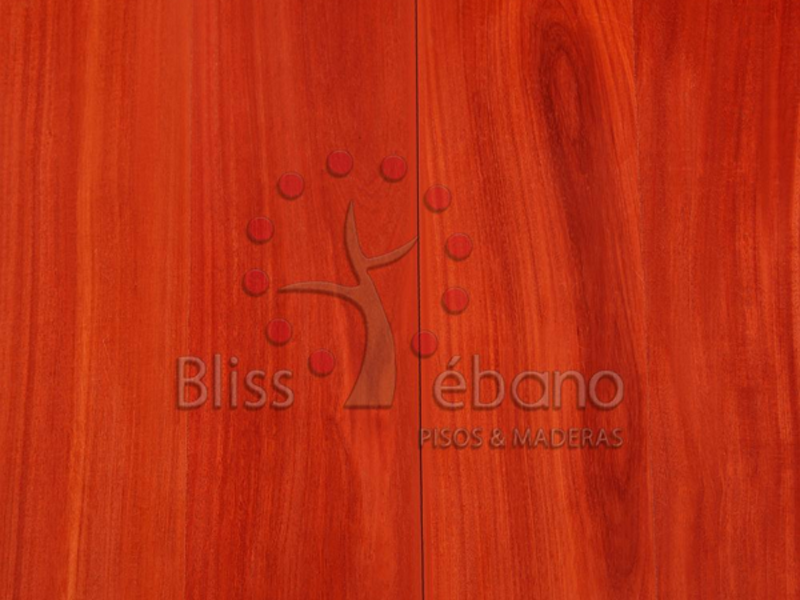 Piso de Madera Incienzo Rojo