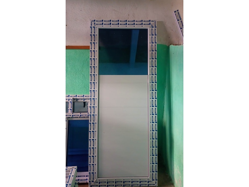 Puerta blanca llana Guatemala