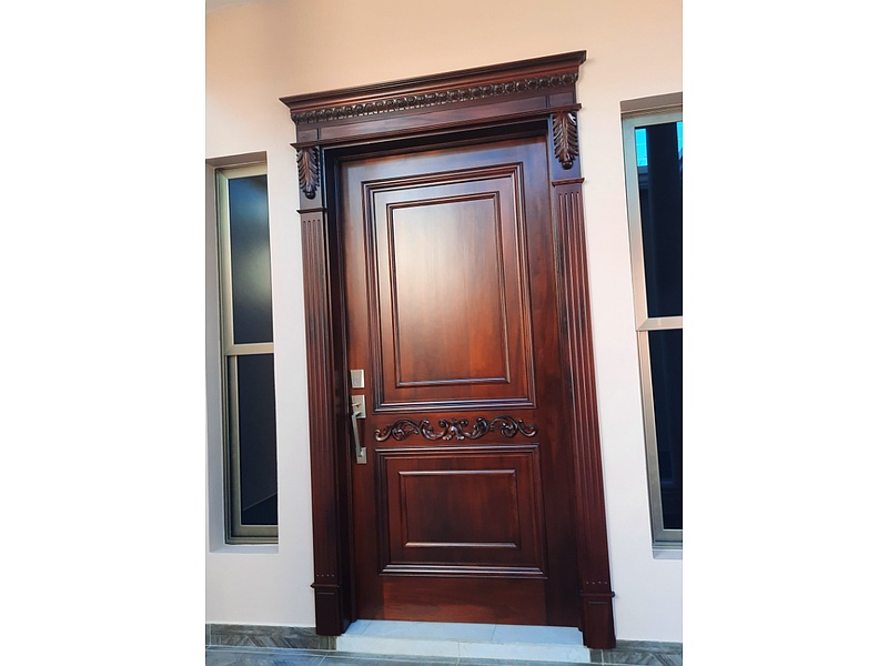 Puerta de Madera con Ventanas 