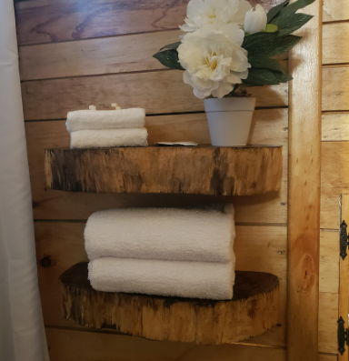 Servicio de Carpintería en Estanterías de Madera Rústica Guatemala