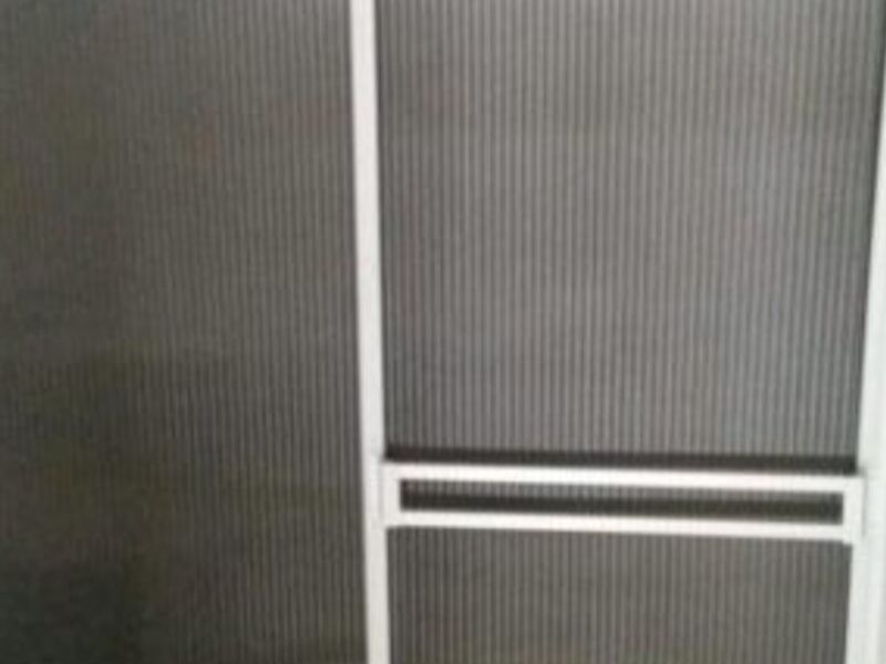 División de baño en aluminio natura