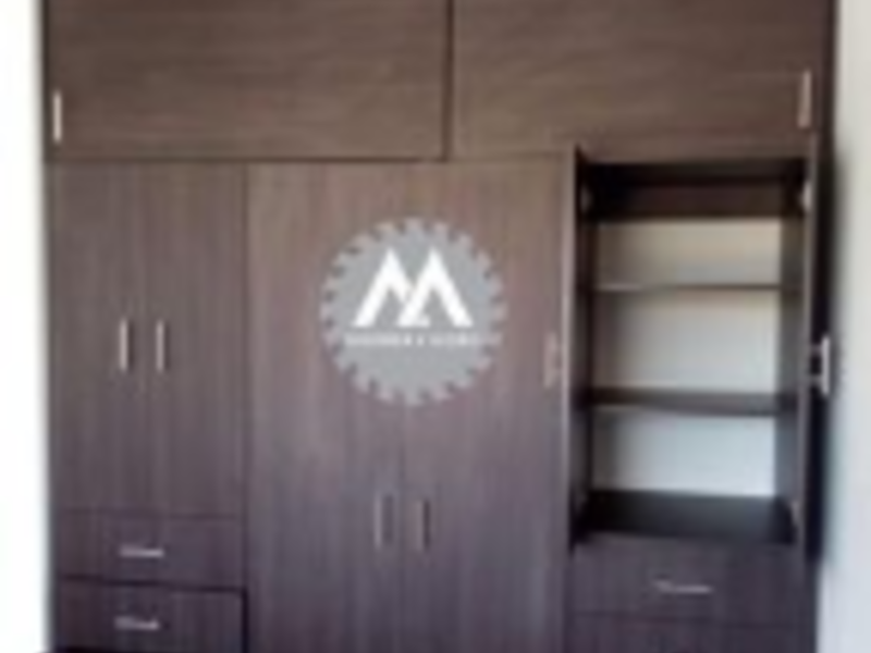 Armario básico de madera