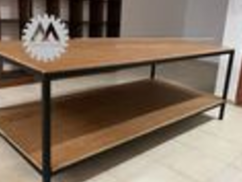 Mesa de comedor de madera