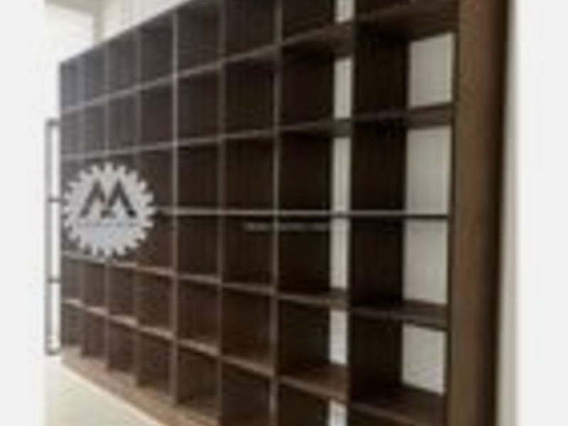 Estantería de madera grande