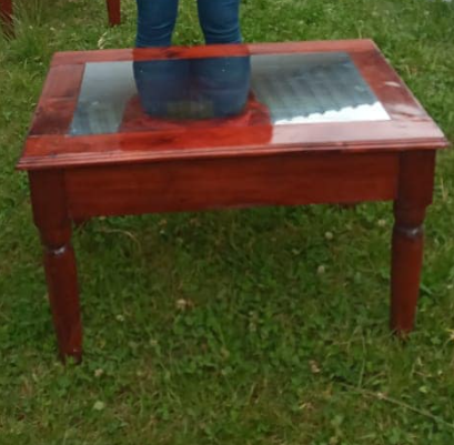 Mesa cuadrada de madera barnizada Guatemala