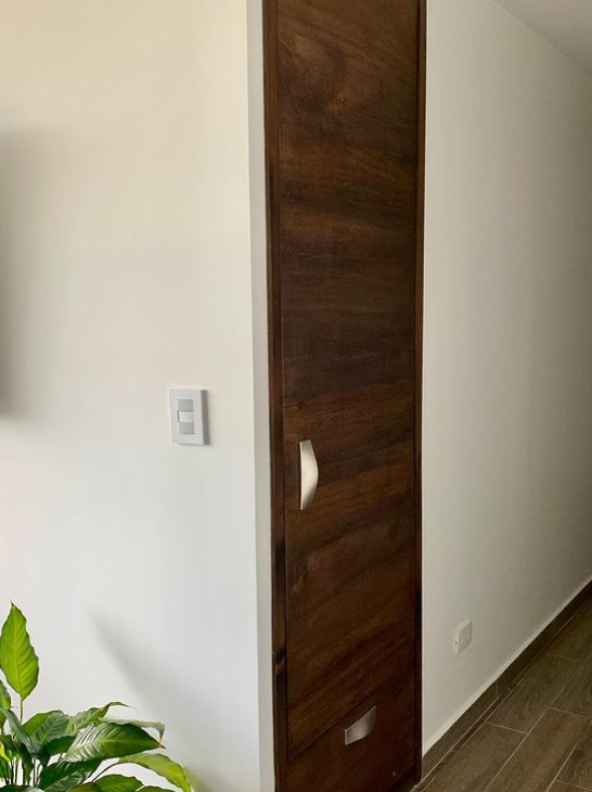 Closet empotrado de madera Guatemala
