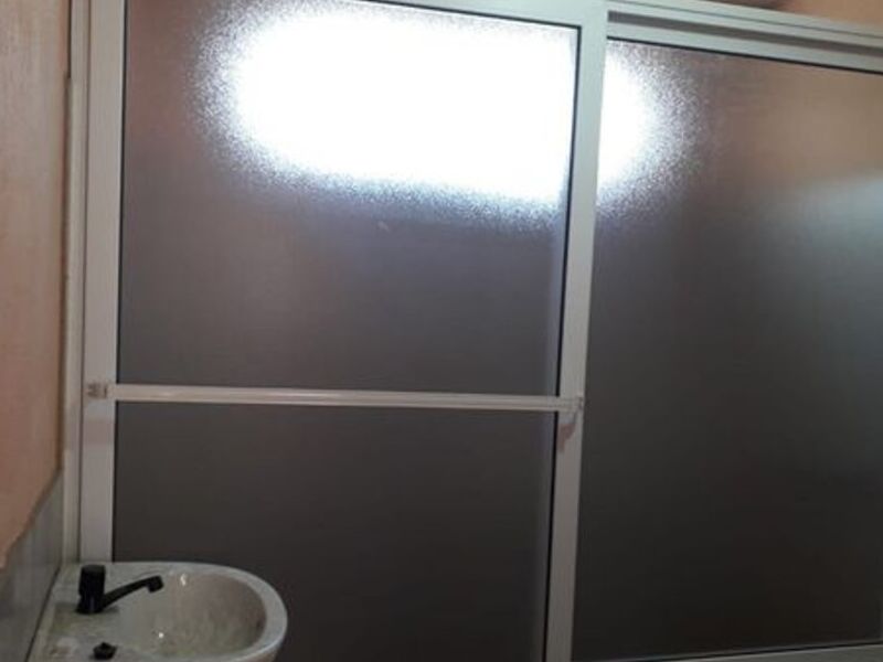 Cancel de baño Muebles Stuat Guatemala