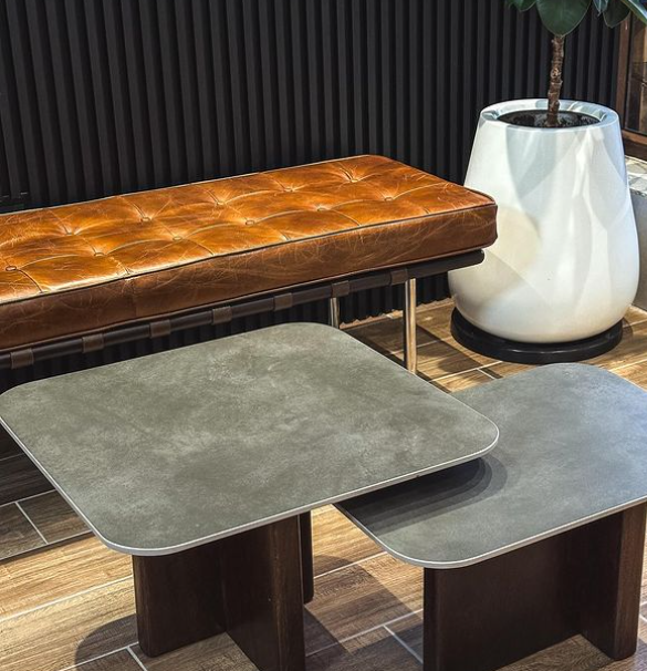 Mesa de centro de madera y mármol Guatemala
