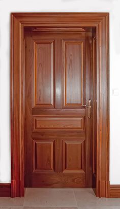 Puertas de madera reforzada, Guatemala