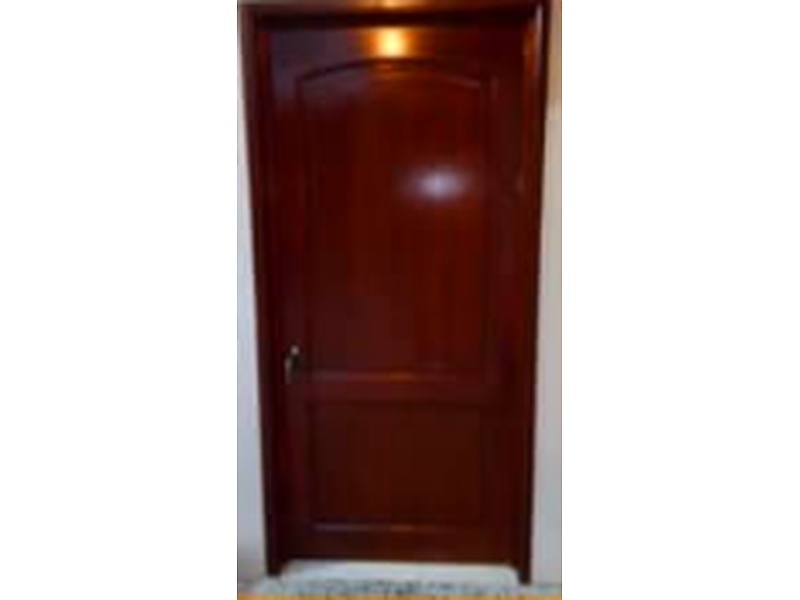 Puerta Moderna Arce Compacta Guatemala