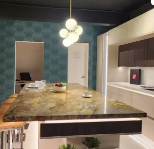 Cocina con Isla y Muebles de Madera Guatemala