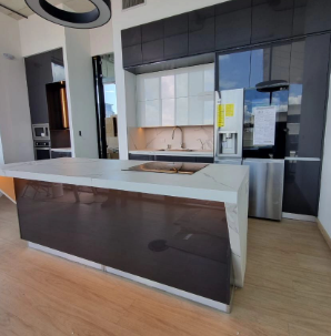 Muebles de cocina rústica en madera oscura Guatemala