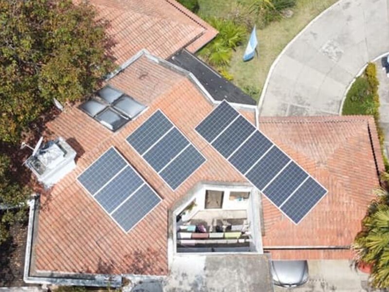 Panel solar residencial Guatemala Ecolumen 