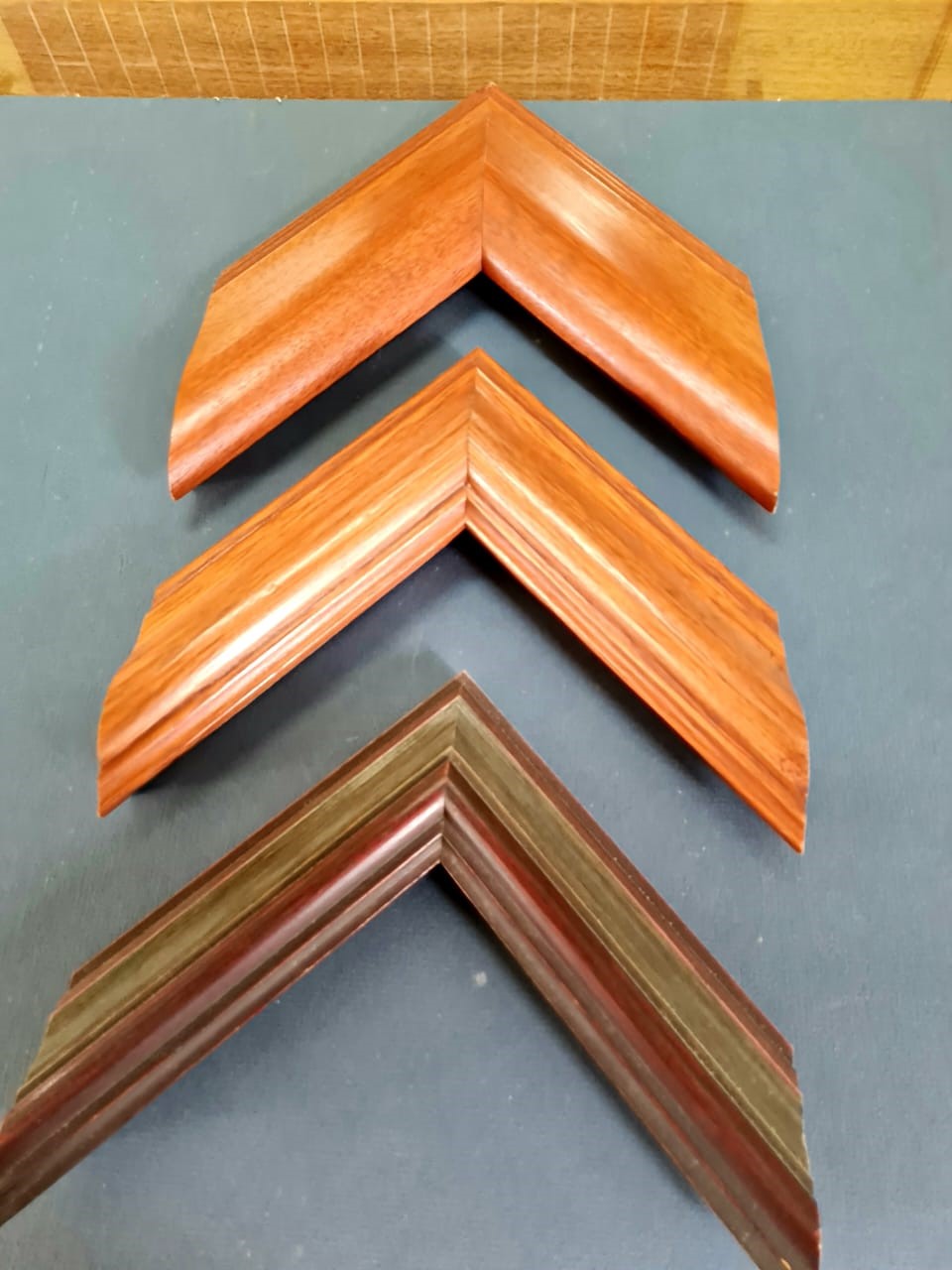 Moldura de madera para marcos
