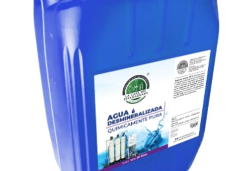 Agua desmineralizada