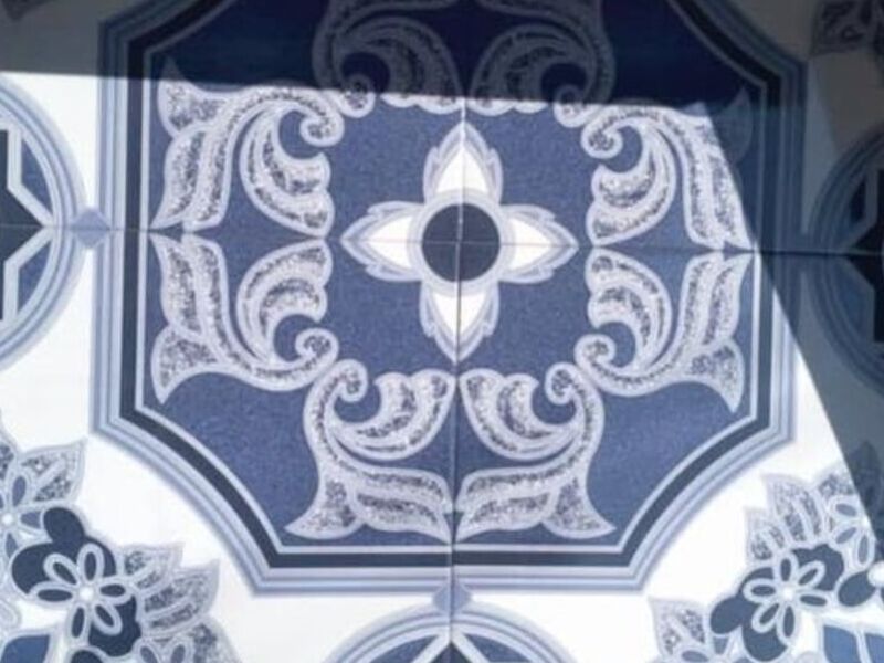Ceramica para pisos diseño azul en Cobán 