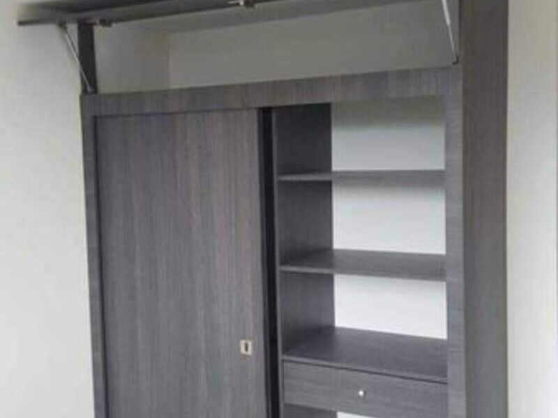 Mueble gris para dormitorio