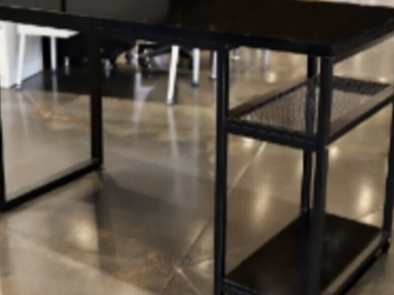 Escritorio negro