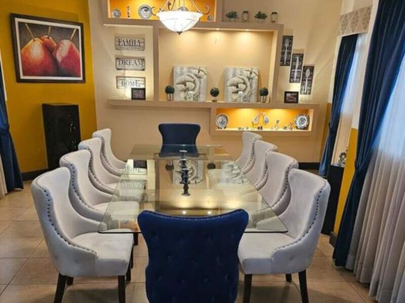 Elegante amueblado de comedor 