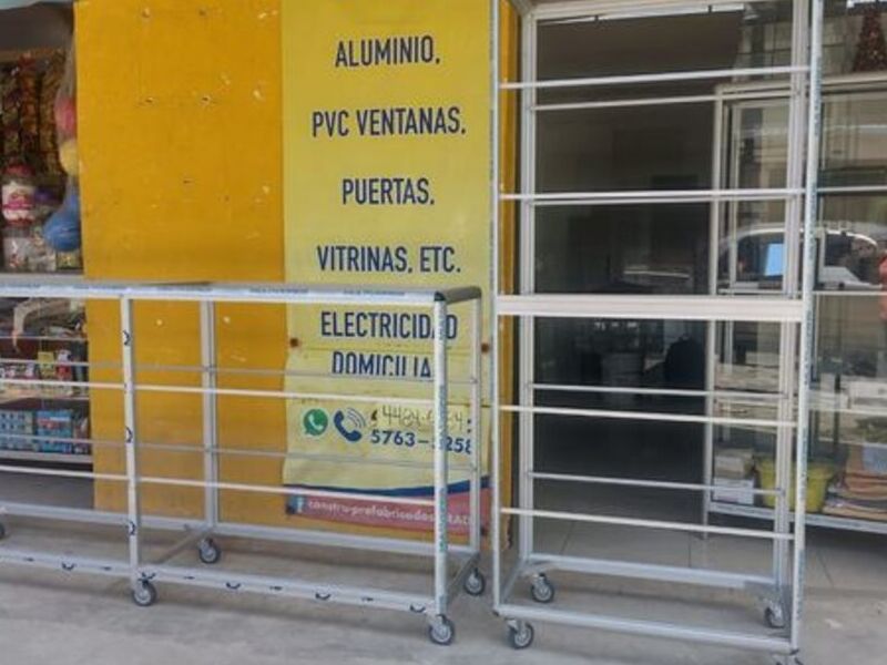 Exhibidores de aluminio