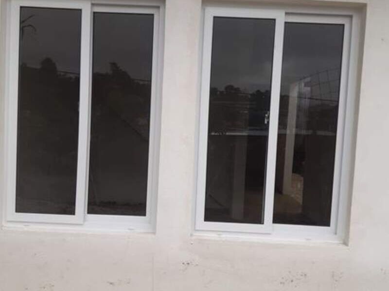 Ventanas de aluminio blanco