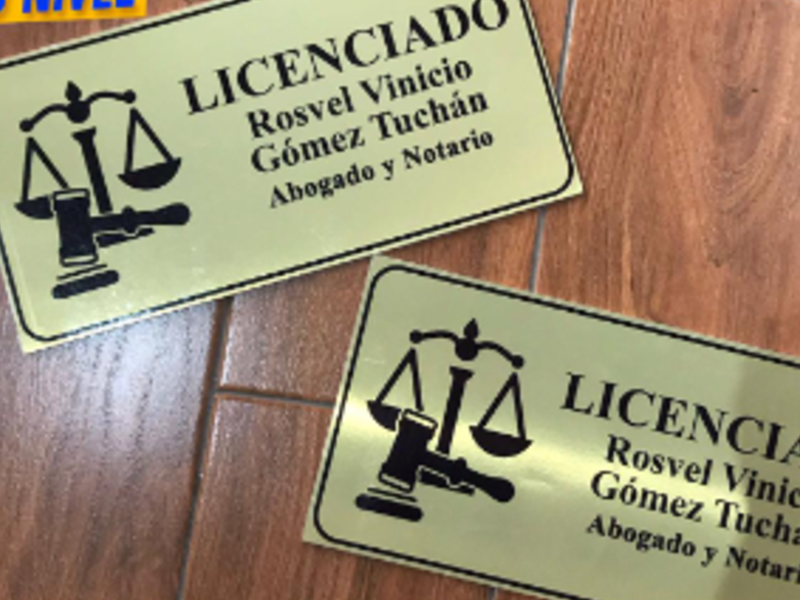 Rotulo en Placa dorada Guatemala