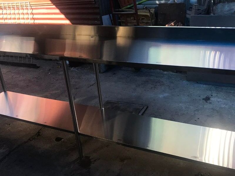 Mesa de Acero Larga