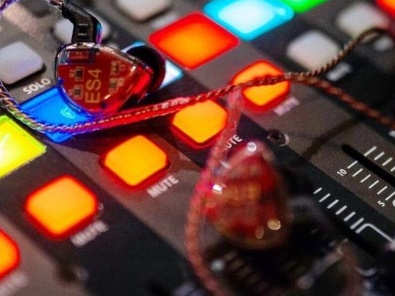 Audifonos KZ ES4