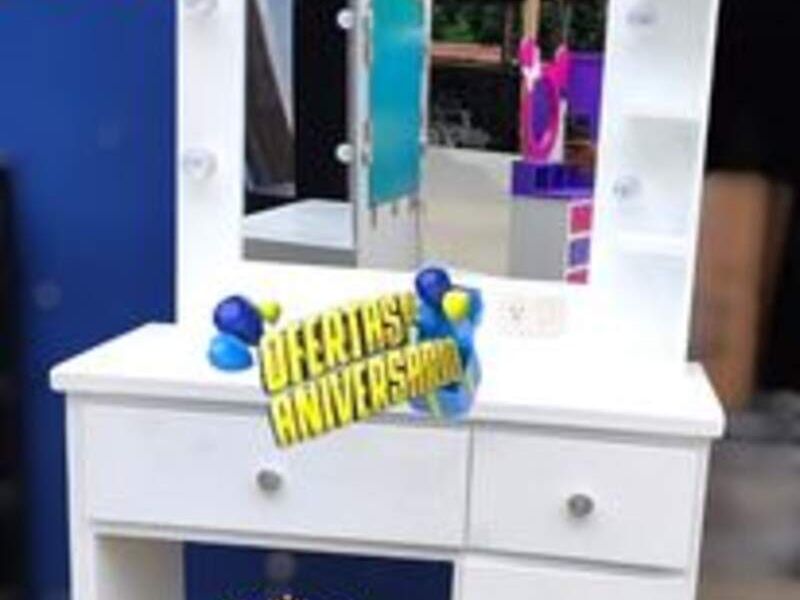 Muebles maquillador en La Democracia 